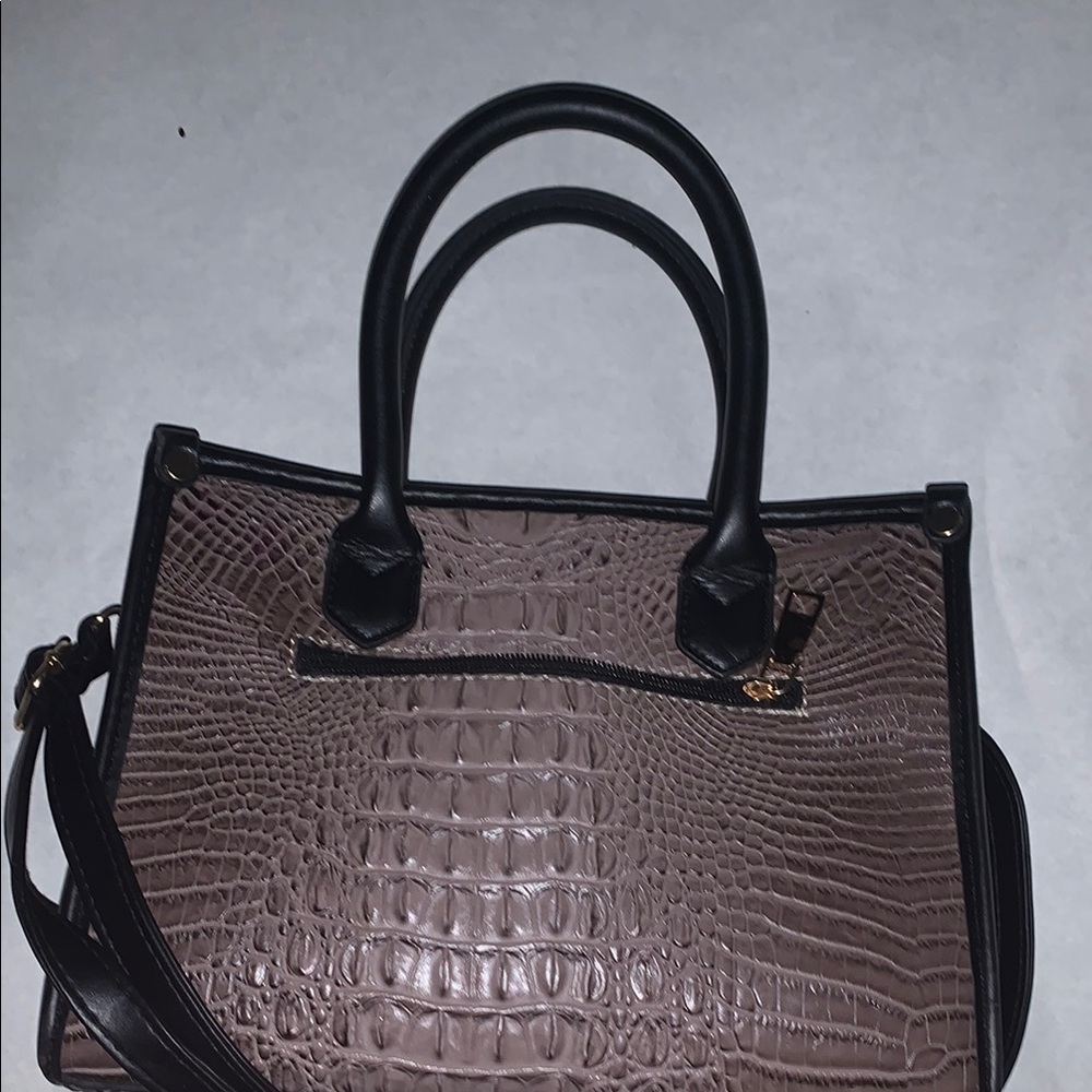 Elegant Crocodile-Embossed Brown Handbag